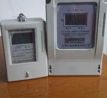 高清時代下的電子表 科技美學與實用功能的完美融合